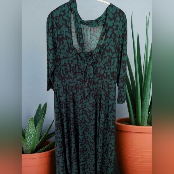 Lane Bryant Tie-Neck Open Back Midi Dress Size 14/16P (EUC) - Picture 15 of 16
